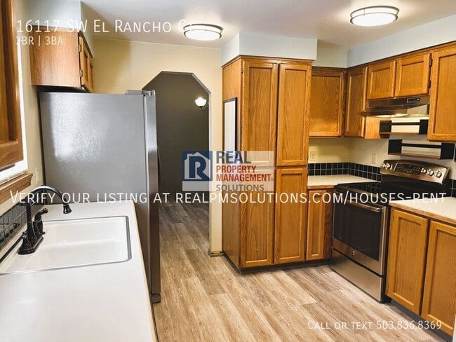 Building Photo - 16117 SW El Rancho Ct