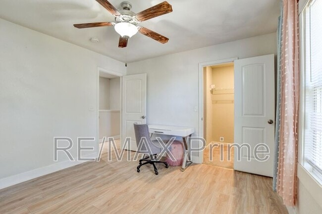 Building Photo - 8028 Glade Rd