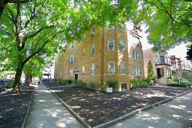 Building Photo - 3703 N Hoyne Ave