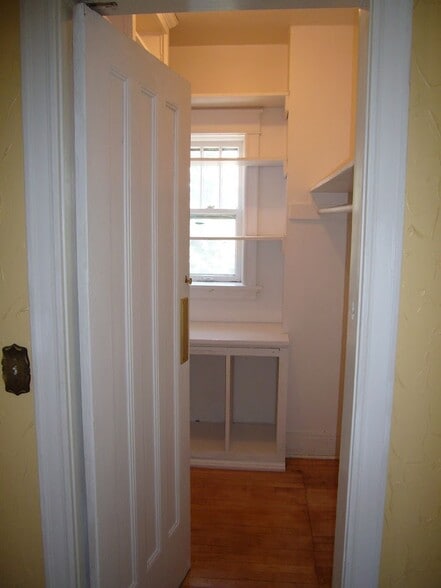 pantry - 1927 E 5th St