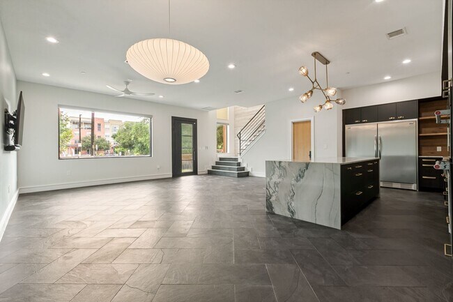 Building Photo - LUXURY TOWNHOME IN LONE STAR DISTRICT