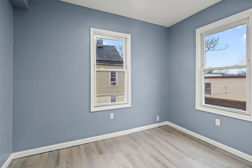 Building Photo - 275 Clinton Pl