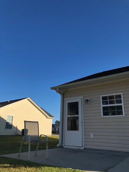 Building Photo - 133 Cottage Creek Cir