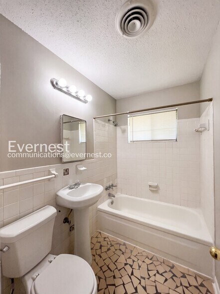 Building Photo - 8297 Baldwyn Cove