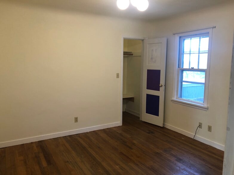 Building Photo - 1200 NE McGee St