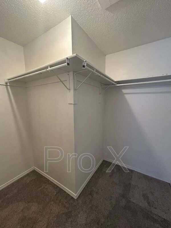 Building Photo - 3503 SW Victoria Pl