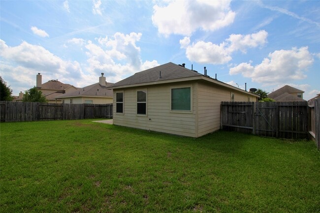 Building Photo - 25311 Saddlebrook Ranch Dr