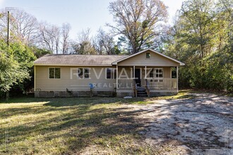 Building Photo - 1746 Cody Rd N