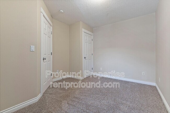 Building Photo - 20176 SW Bernice Ln