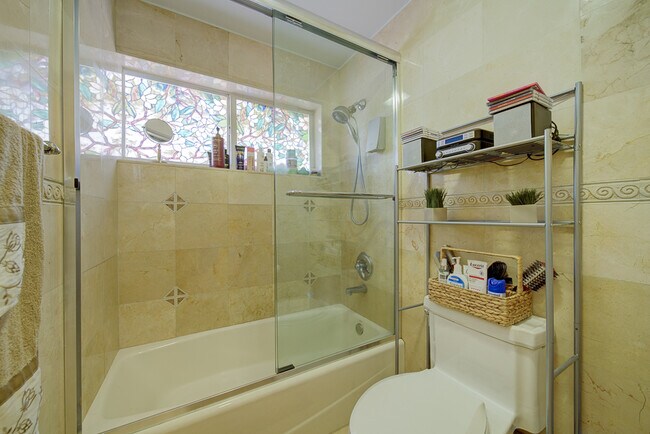 Building Photo - 16811 NW 83rd Ave