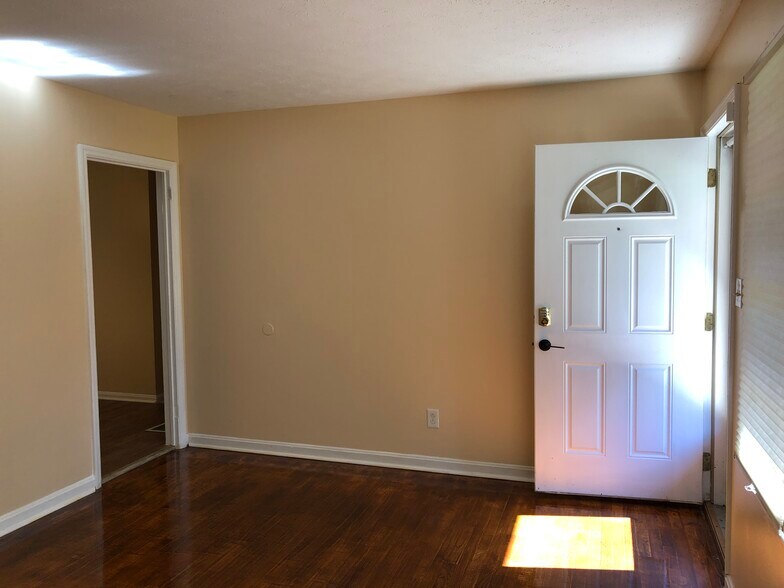 Building Photo - 1846 Colony Dr