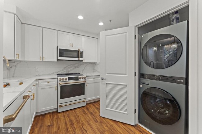 Building Photo - 1536 N Scott St