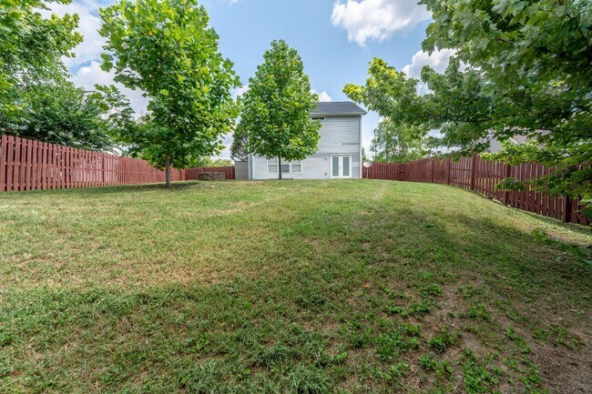 Building Photo - **BE THE LUCKY ONE TO LIVE IN THIS UPDATED NASHVILLE/ BELLEVUE HOME**