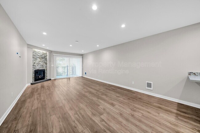 Building Photo - 250 Forest Ridge Rd