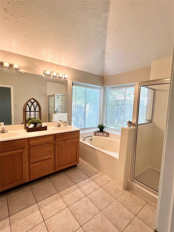Building Photo - 16307 Ginger Run Way