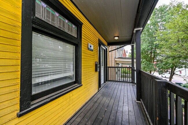 Building Photo - 2344 W Clifton Ave