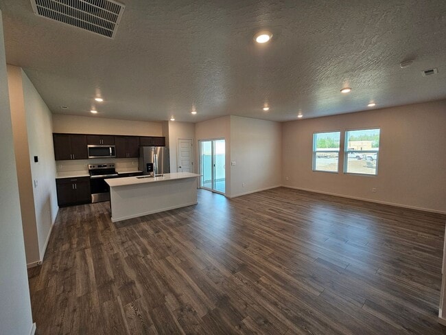 Building Photo - New build! October rent free