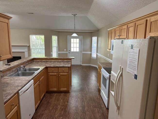 Building Photo - 567 Laurel Hill Cir