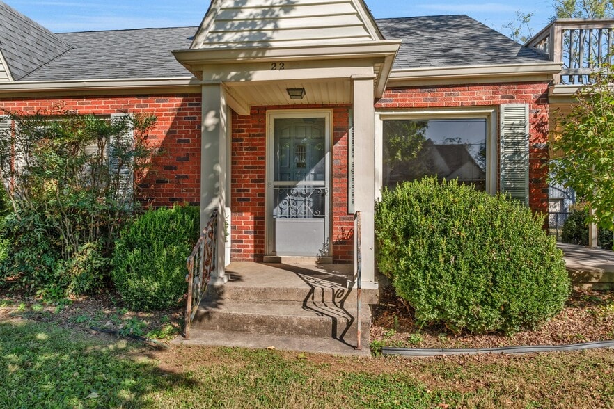 Building Photo - 223 Cumberland Dr