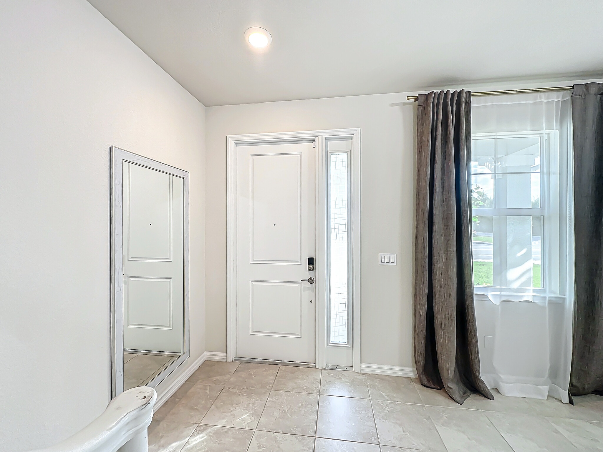 Building Photo - 1240 Eucalyptus Dr