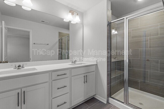 Building Photo - 1636 Singing Bird Trl