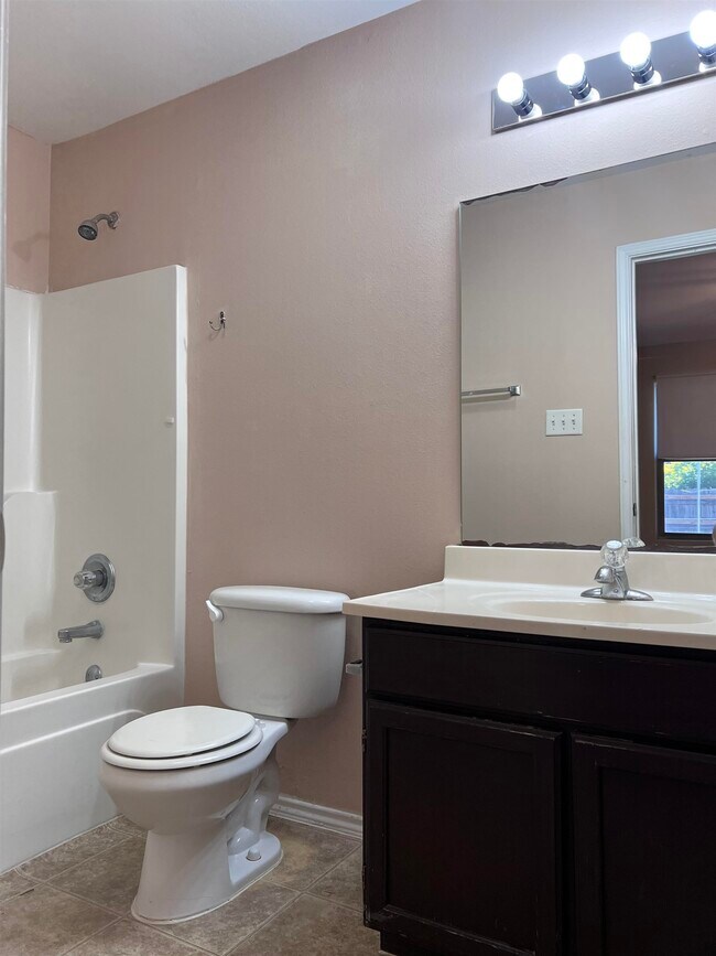 Building Photo - 14119 Fawn Dr
