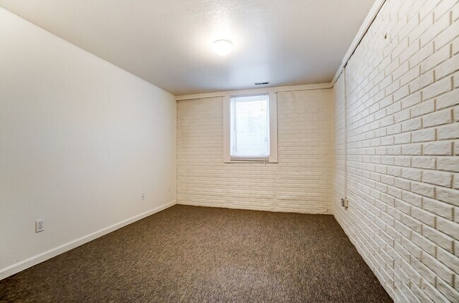 Building Photo - 3704 Willow Run Dr