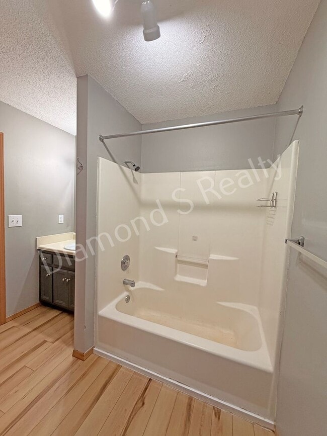 Building Photo - 1505 W Rainey St