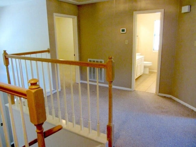 Building Photo - 1815 Hickory Ridge Cove