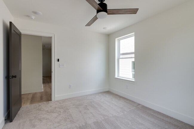 Building Photo - 3802 Syfert Ln