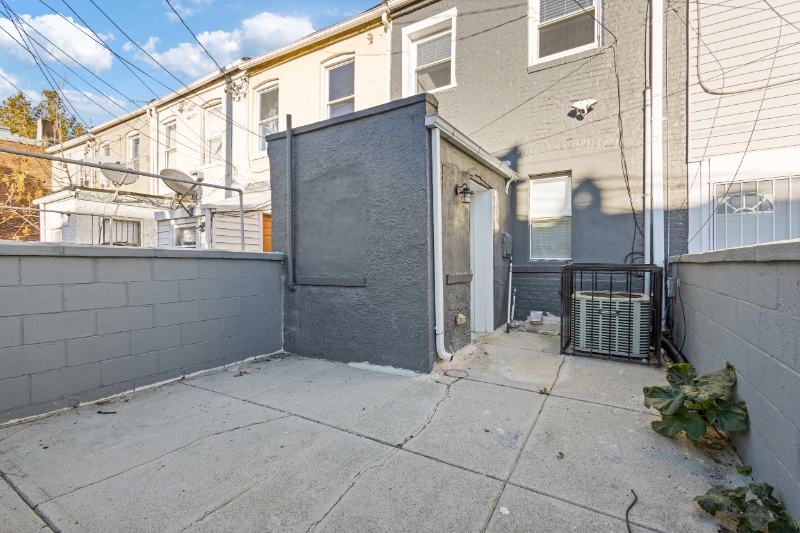 Building Photo - 230 N Luzerne Ave