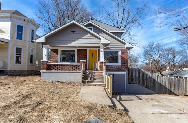 Primary Photo - Beautifully Renovated 3-Bed, 2-Bath Home w...