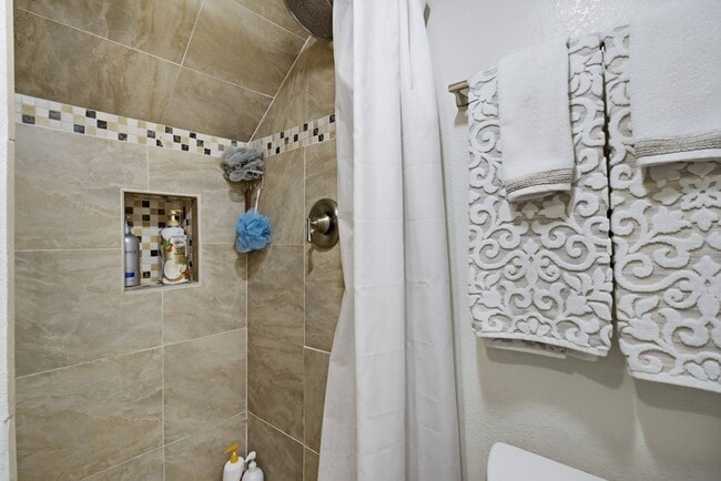 Building Photo - Steps from the Sand - Pacific Beach Townhome, Offered Fully or Partially Furnished