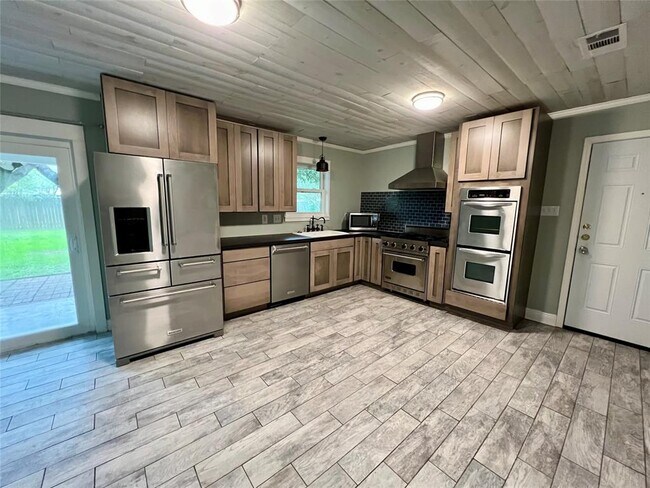 Building Photo - 795 Vogel Dr
