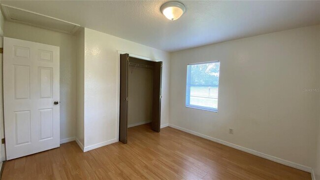 Building Photo - 2717 NE 17th Ave