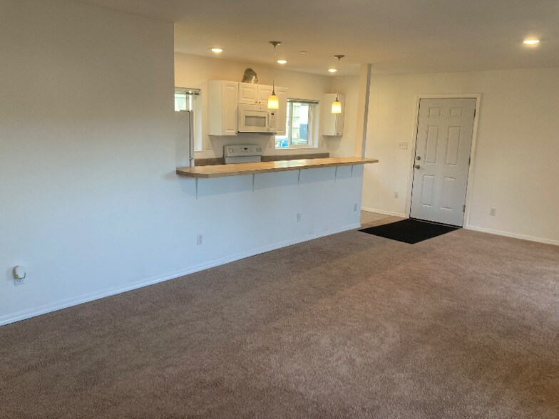 Building Photo - 13628 2nd Ave SW