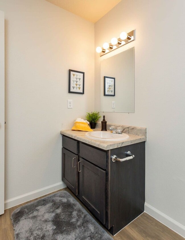 Building Photo - 2 Bedroom, Single-story Townhomes for rent...