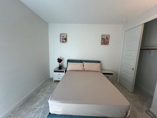 Building Photo - 2053 W Sienna Bouquet Pl
