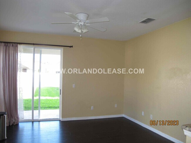 Building Photo - 925 Torrey Pine Dr
