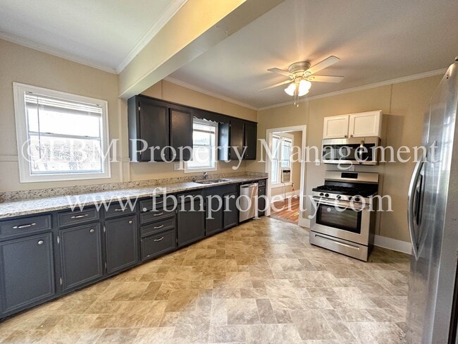 Building Photo - 3701 Emhouse Rd