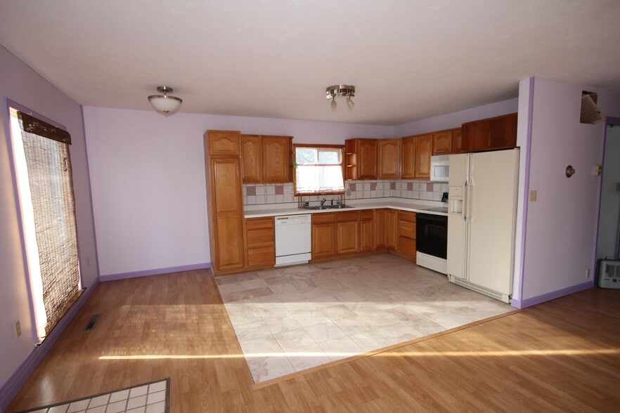 Building Photo - 438 2nd St
