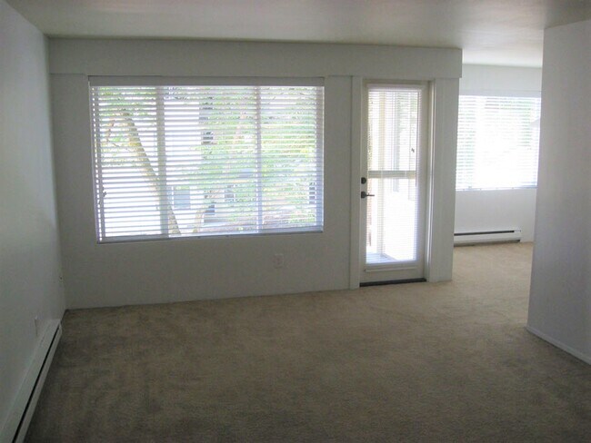 Building Photo - 7021 Sand Point Way NE