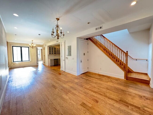 Primary Photo - 7 bedroom in BROOKLYN NY 11213