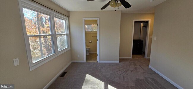 Building Photo - 7613 Locust Ln