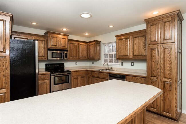 Building Photo - 5 Wreston Ln