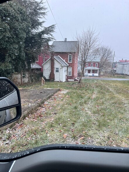 Building Photo - 2309 5th Ave