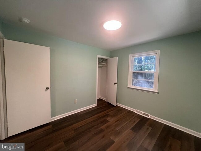 Building Photo - 3520 Loren Dr