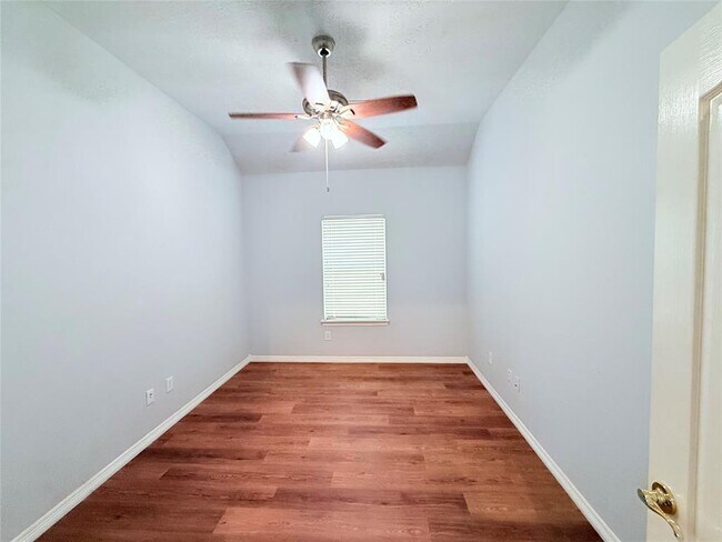 Building Photo - 2212 Highland Crossing Dr