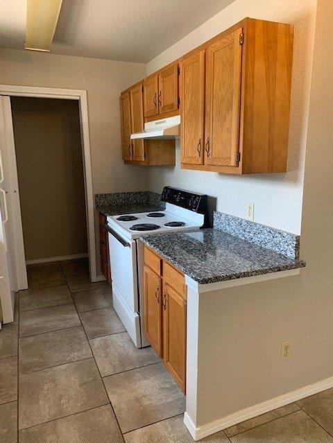 Building Photo - 824 Russell Cir