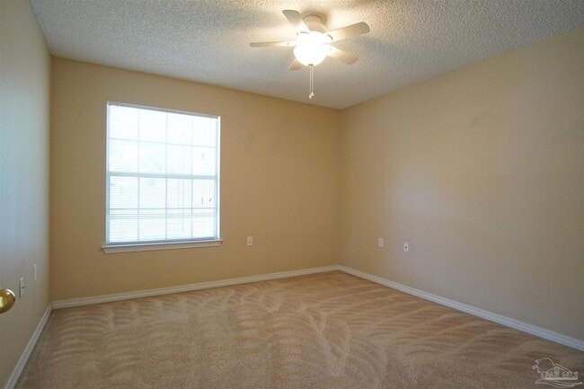 Building Photo - 8061 Stonebrook Dr
